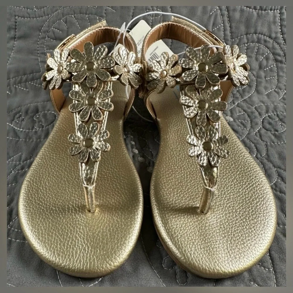 Thereabouts Big Girls Gold Hazel Adjustable Strap Flat Sandals NWT Big Girls 4